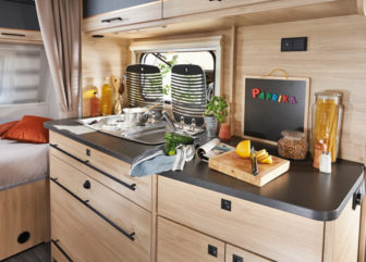 caravane easy confort 430CP Cuisine