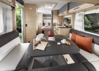 caravane starlett graphite 470CP salon